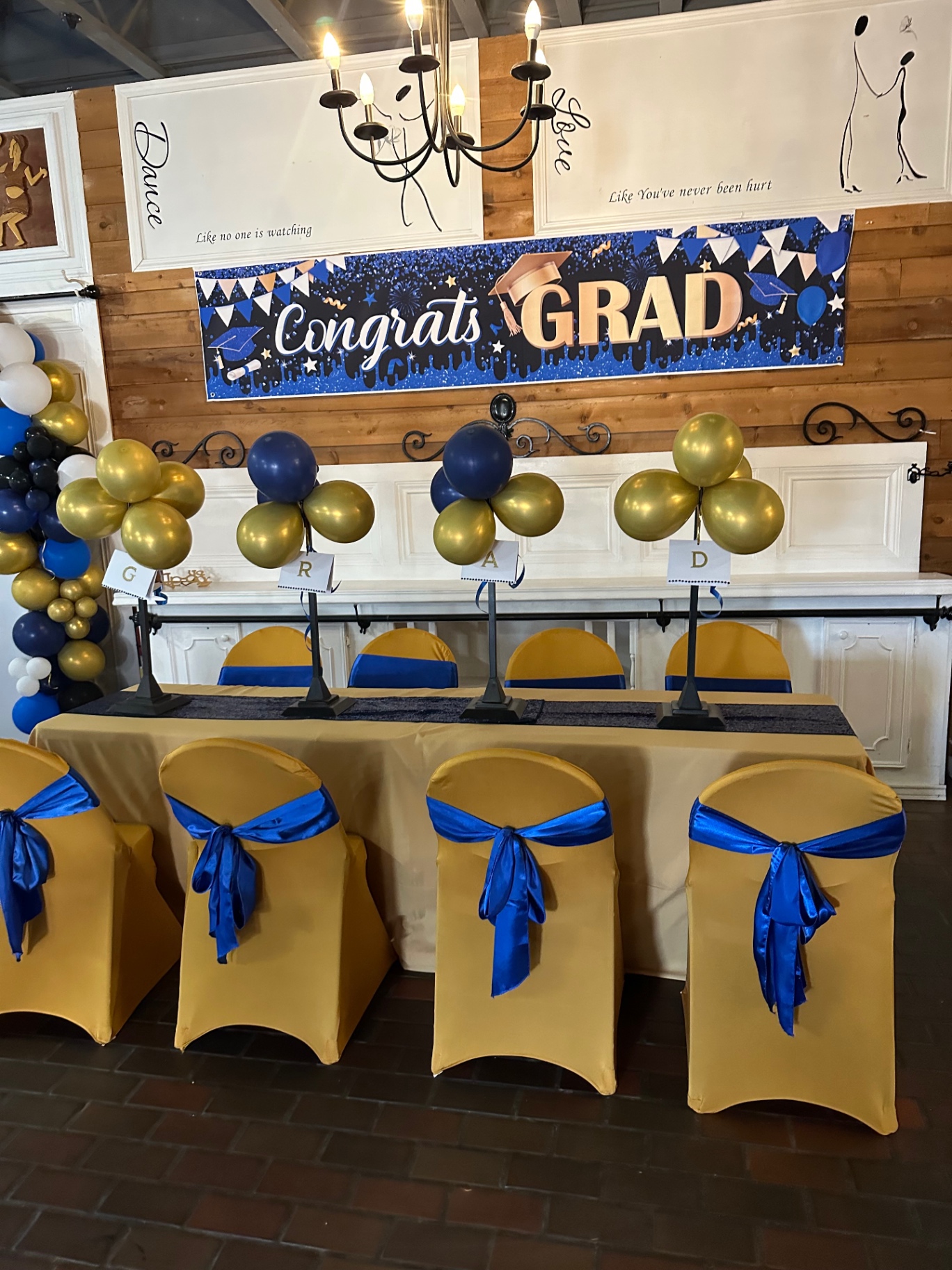 Graduation party with gold and royal blue décor