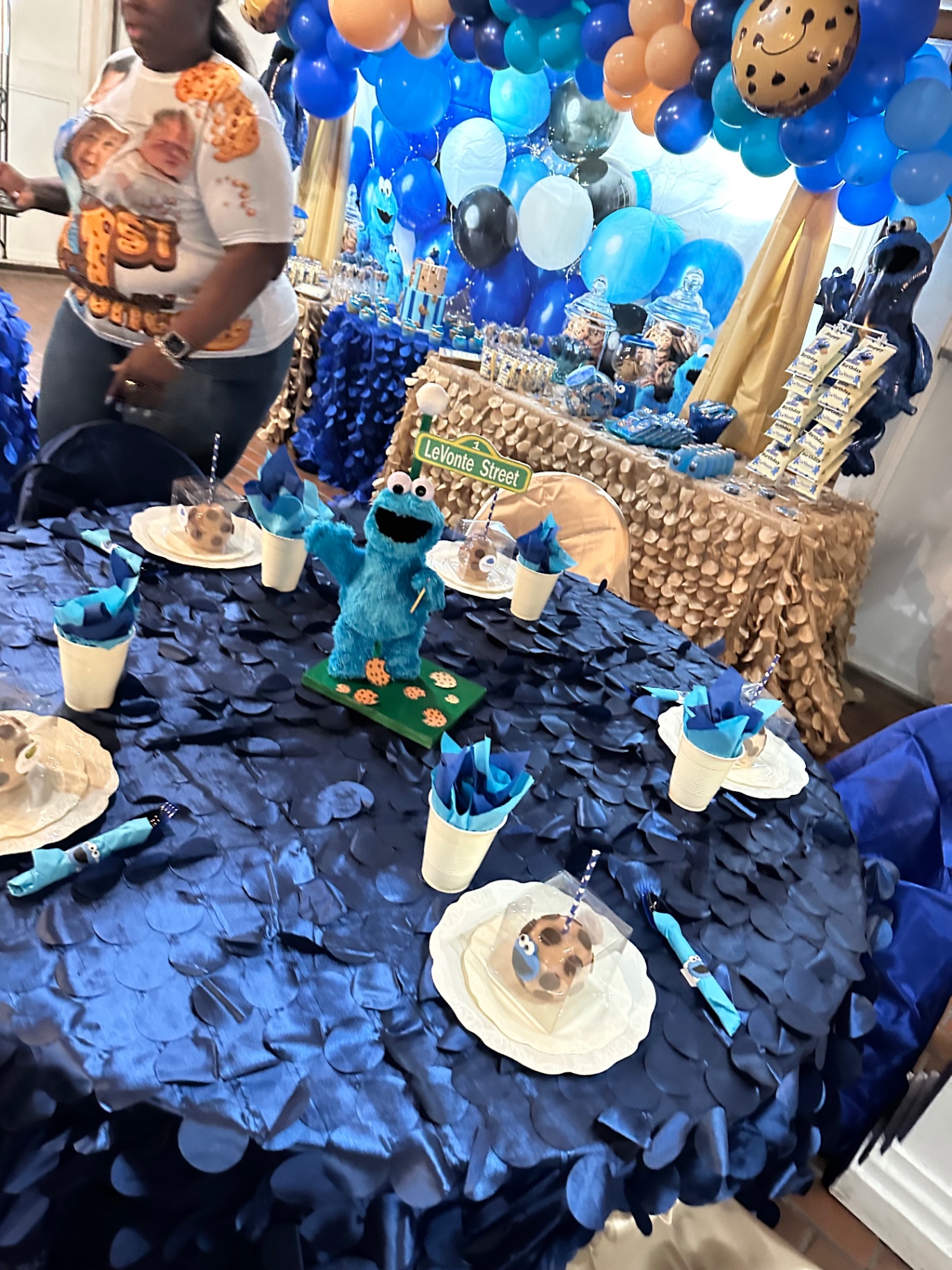 Cookie Monster themed birthday celebration